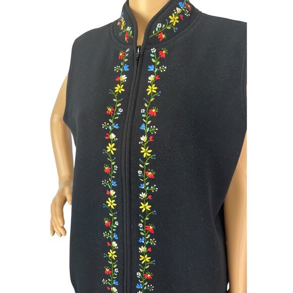 2/$15 Talbots Floral Embroidered Fleece Vest Black Zip Up Sleeveless Size M - Picture 6 of 10